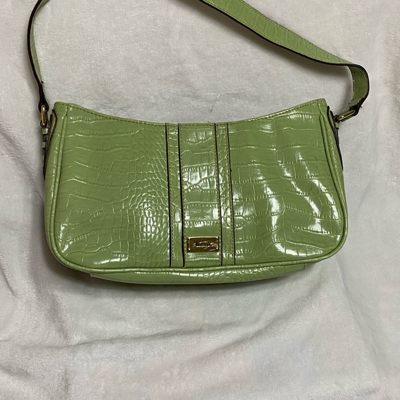 liz & co. Handbags - Liz & Co. Green Croc-Pattern Shoulder Bag